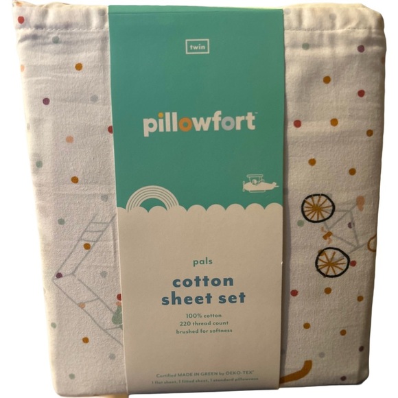Pillowfort White Sheet Set with Playful Design - Picture 1 of 6